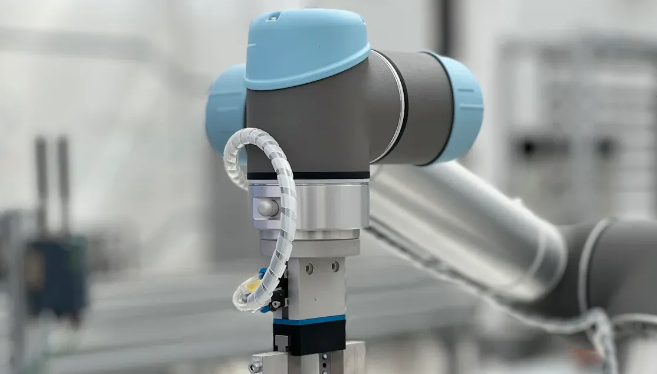 Bagaimana cara merancang lengan robot yang dapat diperpanjang?