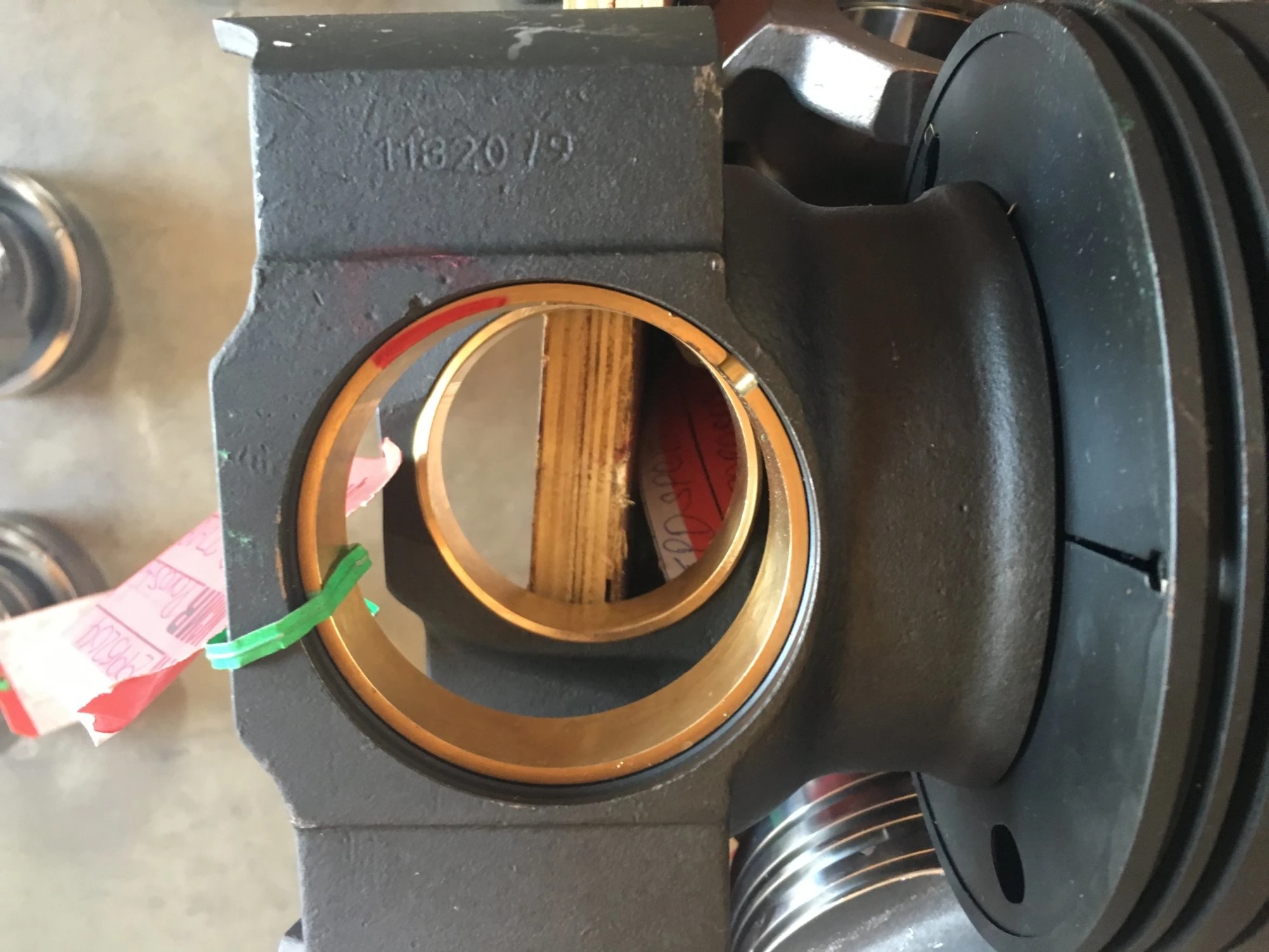 Investasi-baja-casting-piston-for-commins-isx-diesel-engine.webp (1)